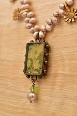 Vintage Charm Necklace Romantic Pendant Floral Pearl Beaded Antiqued 1990s BinBM