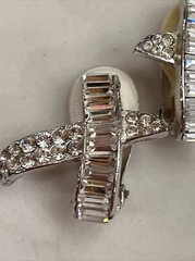Glamorous Designer Jarin Pave’ Faceted Crystal Rhinestone Clip Earrings Sparky