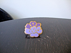 Vintage Cloisonne Cherry Blossom Purple & Lavender Enamel Gold Tone Scarf Clip