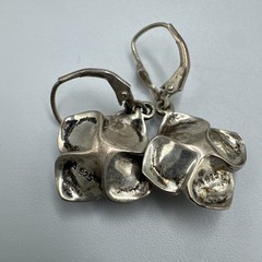 A 925 Sterling Silver Rose Leverback Dangle Earrings Thailand