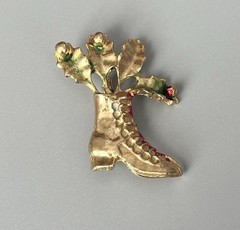 Vintage Gold Tone Metal Christmas Holiday Boot With Holly Enamel Brooch 1.75”