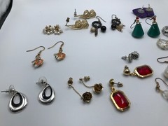 Lot of 14 Pairs Gold Silver Tone Pierced Earrings Vintage faux pearl