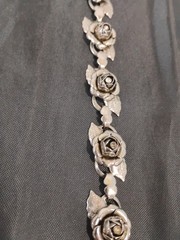 Vintage Silver Toned Link Bracelet with 6 3D Roses And Crystals 7 1/2″ Inches