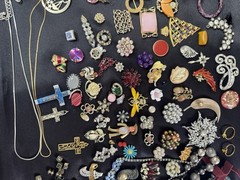 Vintage Broken Jewelry Lot Rhinestone Craft Wear Repair Harvest 1lb 15oz