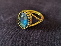Lovely ring with blue cabochon