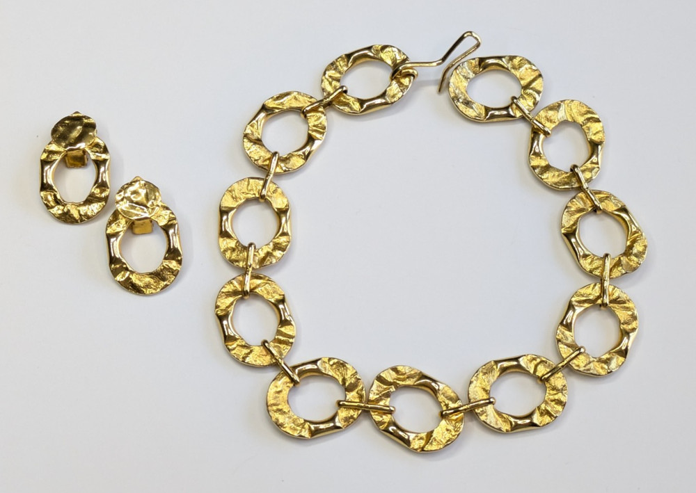 VTG Hammered Gold Tone Links 15.5″ Choker Necklace & Clip Earrings Set Statement