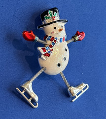 Vintage Christmas Holiday Brooch Pin – Ice Skating Snowman Danecraft Signed Good
