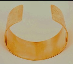 RARE Vintage M·A·C Cosmetics Employee Gift – Floral Etched Logo Cuff Bracelet