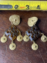 Large long Drop Brushed Matte Gold Tone Marbled Clip On Earrings