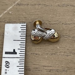 Vintage Unbranded Silver & Gold Toned Acorn Earrings With Screw-Back Closure