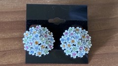 Vintage ART White Enamel Daisy Cluster Clip On Earrings Pastel Rhinestones 1”