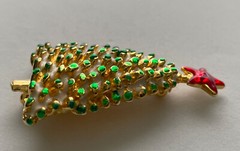 VINTAGE VERO CHRISTMAS TREE BROOCH PIN 3D PINE CONE ENAMEL GOLD RARE MCM HTF 33