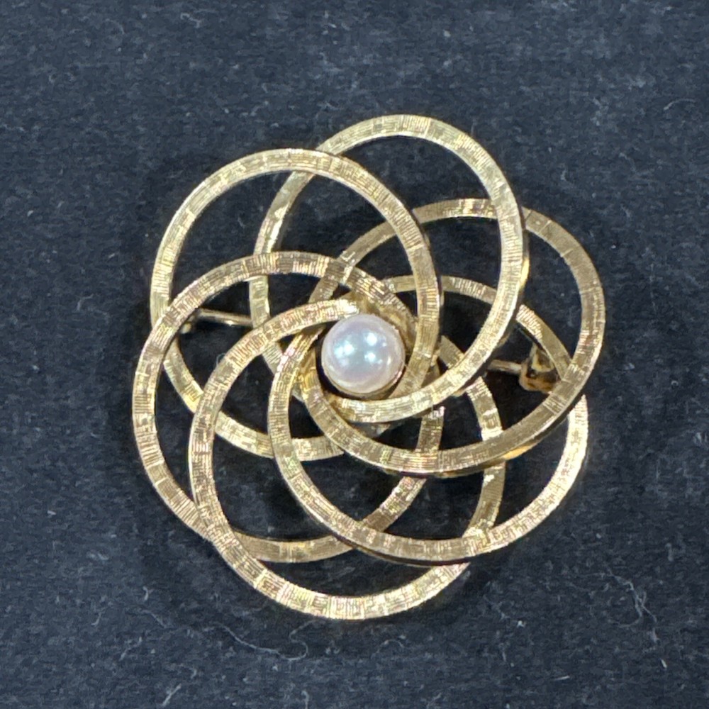 Vintage 12K Gold Filled Cultured Pearl Spiral Galaxy 5.2mm Cultured Pearl 1.5″