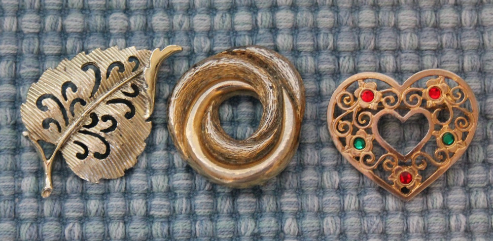Lot 3 Vintage Costume Jewelry Brooch Pin Gerry’s signed Christmas Heart Leaf