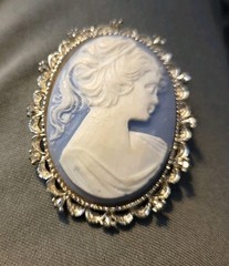 Vtg Victorian Revival Style Cameo Brooch Women’s Profile Filigree Classical 2×5″