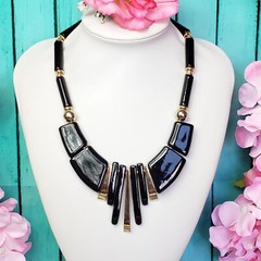 Vintage JAPAN Black Lucite Bead Choker Gold Tone Mid Century Statement Necklace