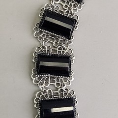 Vintage 1928 Brand Panel Bracelet Black Glass Silver Tone Filigree 7″
