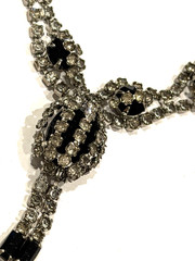 VINTAGE ART DECO CRYSTAL BLACK CLEAR RHINESTONE Y-DROP PENDANT 16″ NECKLACE EUC