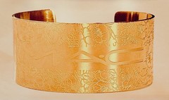 RARE Vintage M·A·C Cosmetics Employee Gift – Floral Etched Logo Cuff Bracelet