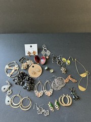 Vintage Earring Lot Bundle (22) Pierced Retro 70s 80s 90s Y2K Mod Career Boho