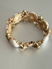 Vintage Sarah Coventry White Lucite and Rhinestones Gold Tone 7 inches Bracelet