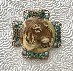 Vintage handcrafted tiger transfer cameo brooch w/ filigree & rhinestone brooch