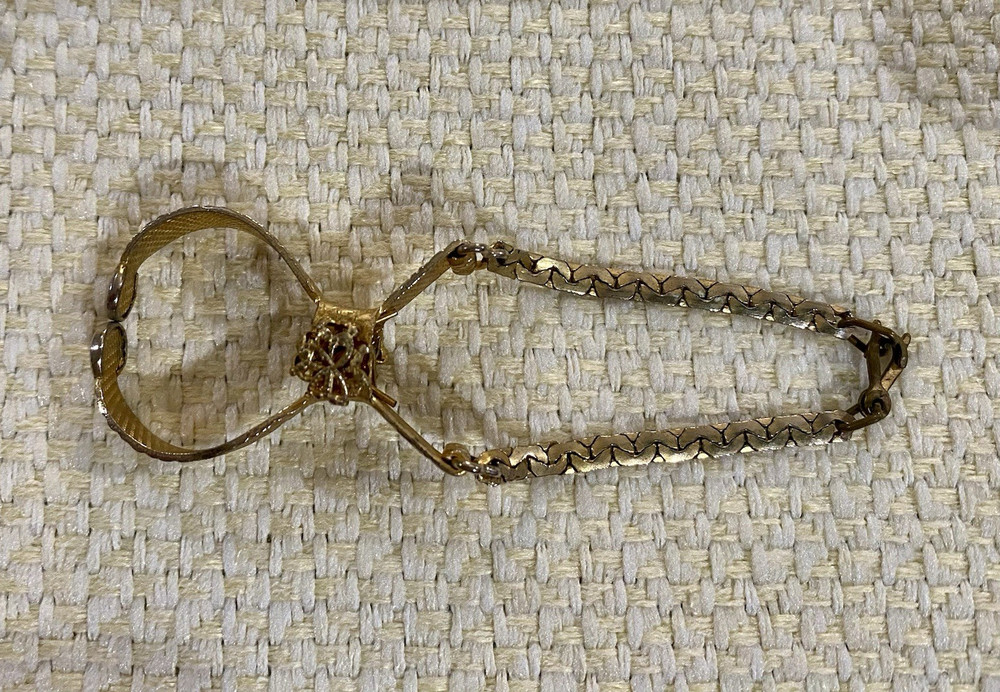 MCM Vintage Women’s Gold Tone Metal Glove Clip, No Stones