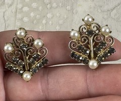 Vtg Filigree Simulated Pearl Smoky Gray Crystal Rhinestone Earrings Wedding