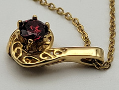 Vintage Red Cubic Zirconia Pendant Necklace Gold Tone 18″