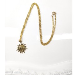 Vintage Gold-tone Sun Face Pendant Necklace 90s Celestial Whimsy Y2K Cosmic 24″