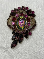VTG Juliana D&E Heliotrope Watermelon Demi Parure Brooch Clip Earrings