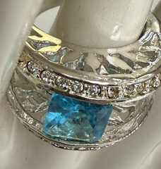 VTG. SZ.7 BLUE TOPAZ COLOR CLEAR CRYSTALSDOME COCKTAIL RING
