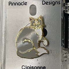 Enamel White & Grey Cat Pin Brooch Gold Cloisonné Vintage Fluffy Kitty Animal