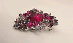 Vintage Rare Unsigned Weiss Hot Pink/Purple/AB Fantasy Inverted Stone Brooch