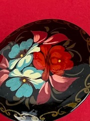 Vintage Wood Hand Paint Russian Lacquer Red Blue Floral Flower 2″ Brooch Pin