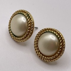 Earrings Vintage Faux Pearl Round Metal Gold Tone Pierced Stud Jewelry