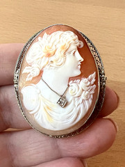 VINTAGE 14K WHITE GOLD LARGE SHELL CAMEO DIAMOND PIN BROOCH CONVERTABLE PENDANT