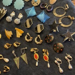HUGE Lot Vintage Clip On Screw back Earrings Gold Tone Silver Tone 47 Pairs