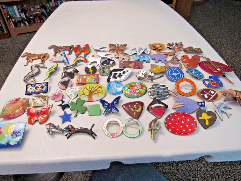 LOT OF 68 VINTAGE ENAMEL COPPER BROOCHES PINS WITH MATISSE RENIOR & TY