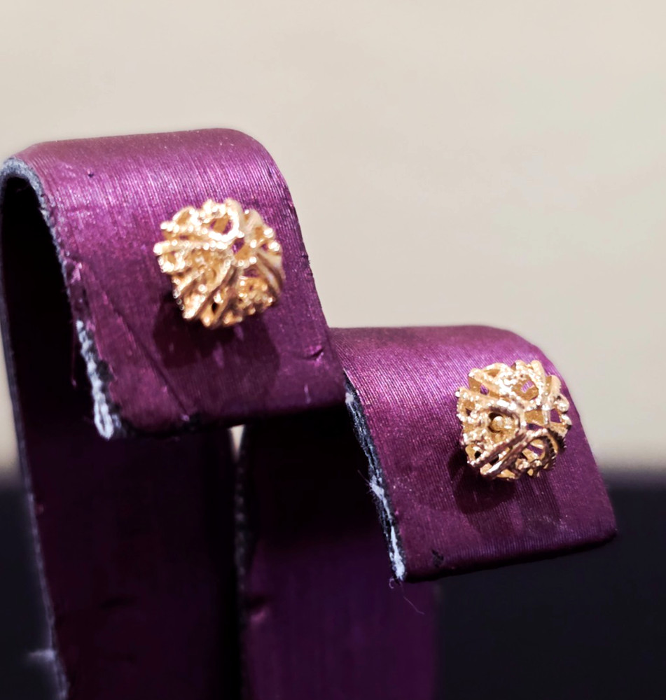 Vintage 14k Yellow Gold 6mm Filigree Flower Dome Stud Earrings – 0.6 g Starburst