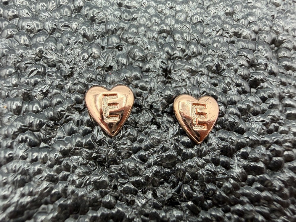 0.66g Vintage Sterling Silver 925 Heart Shaped E Earrings M