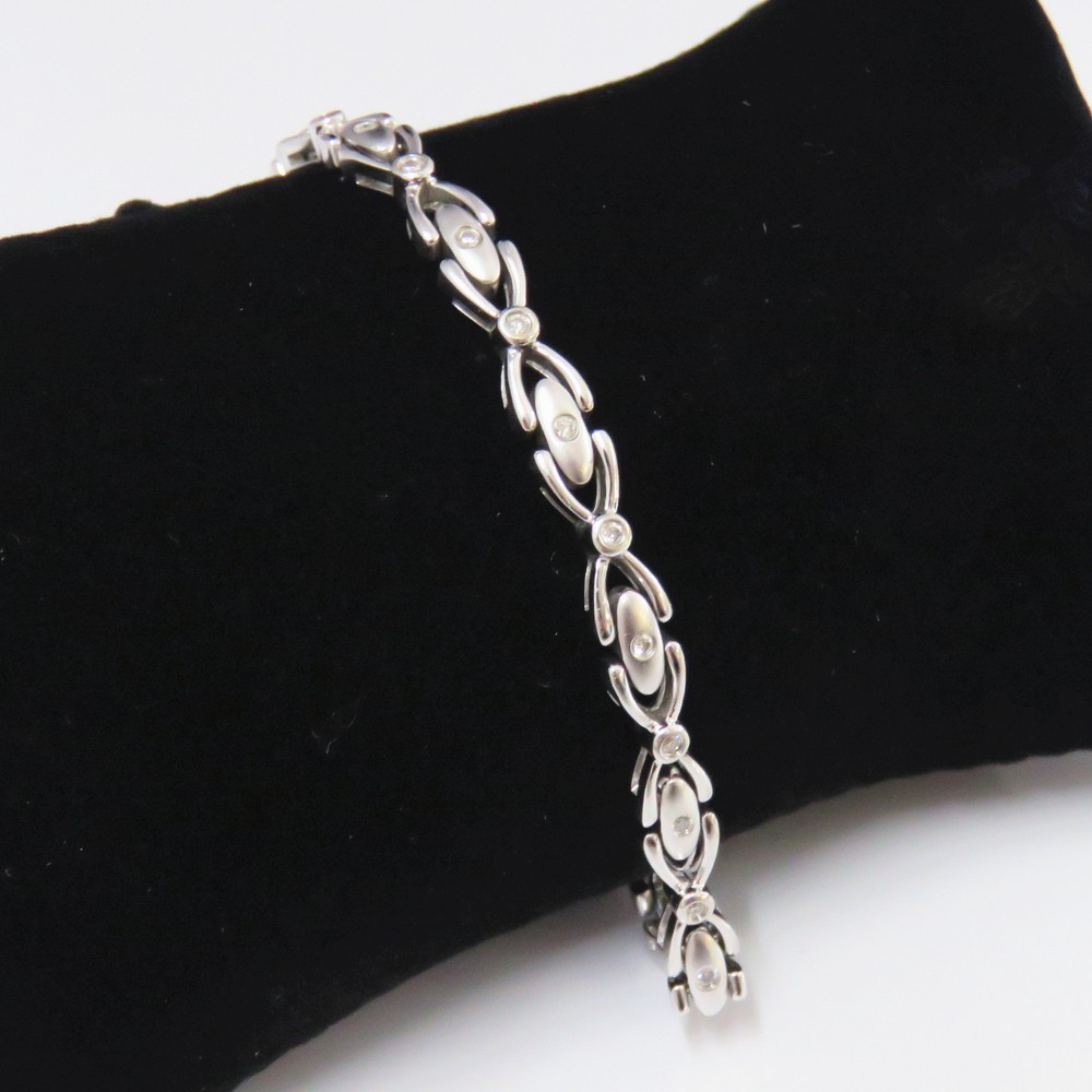 NYJEWEL 14k White Gold 23 Diamonds 5mm Wide Bracelet 7″