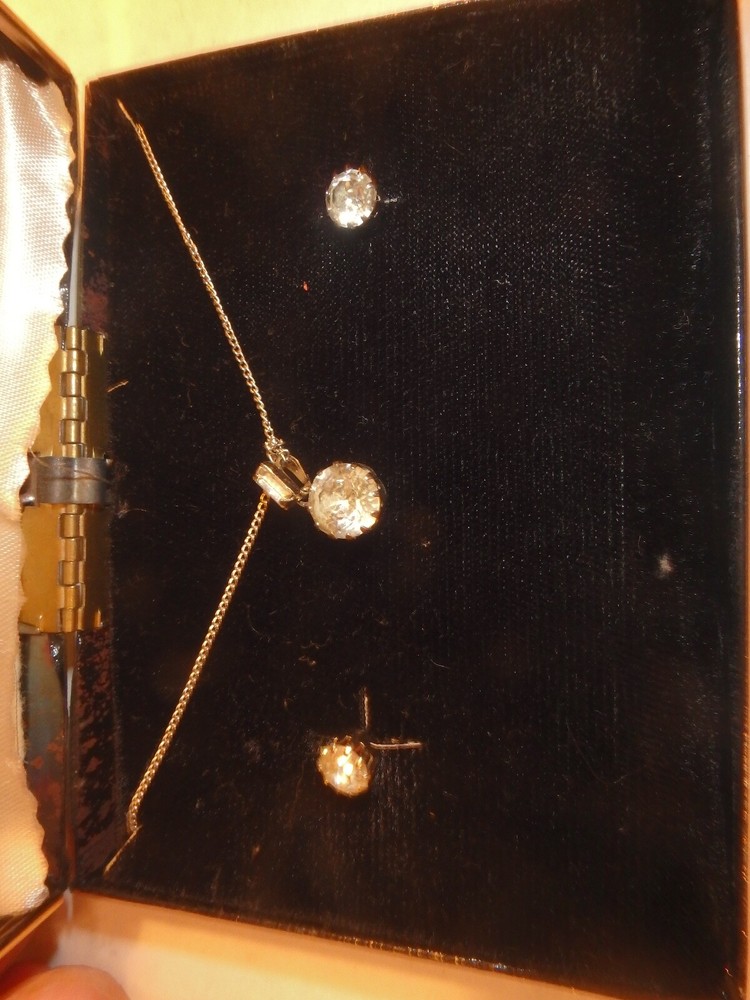 1P-vintage 3 piece jewelry set -ROYAL GEMS man made diamonds w/ case