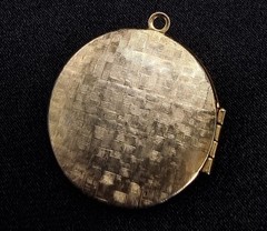 Vintage 1970s-1980s Gold-Tone Floral Locket Pendant