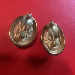 Vintage Carol Lee Gold Tone Framed Simulated oval Mabe Pearl Clip on Earrings