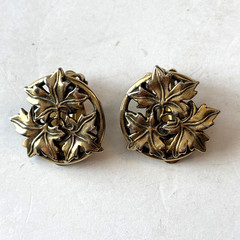 Vintage MMA Earrings Gold Tone Grape Wreath 1986 Metropolitan Museum Of Art Clip