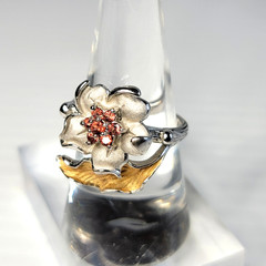 Vintage Camelia Garnet Flower Ring, Sterling Silver 925, .75″W, 5.15g, Size 7.75
