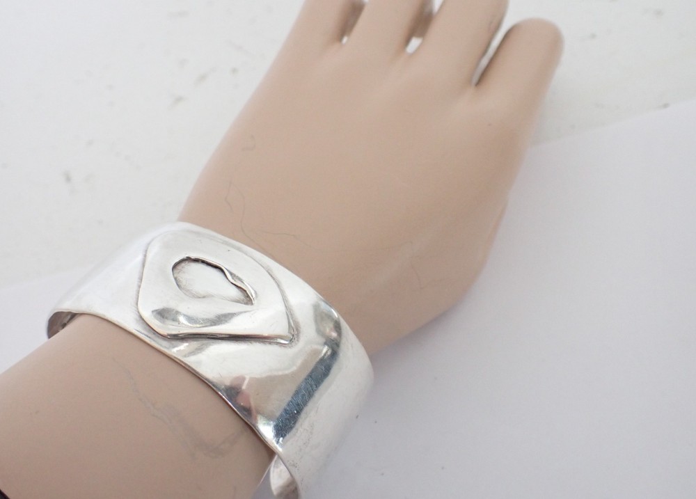 Vintage Modernist Sterling Silver Cuff Bracelet Abstract Bear Design Signed 30 G