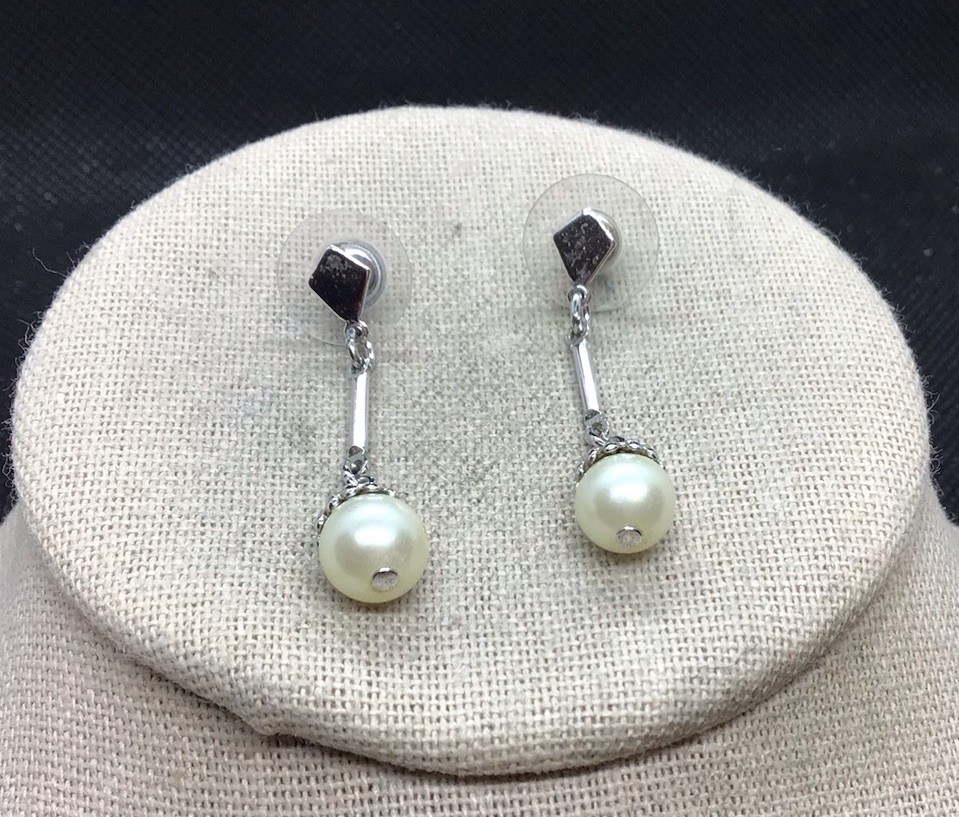 Vintage Silver Tone Costume Simulated Pearl Drop Earrings H134