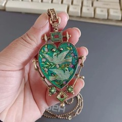 Vintage European Heart Green Bird Pendant Necklace Gold Victorian Jewelry Gift